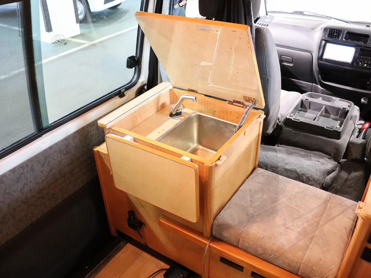 キャンピングカーバンコン