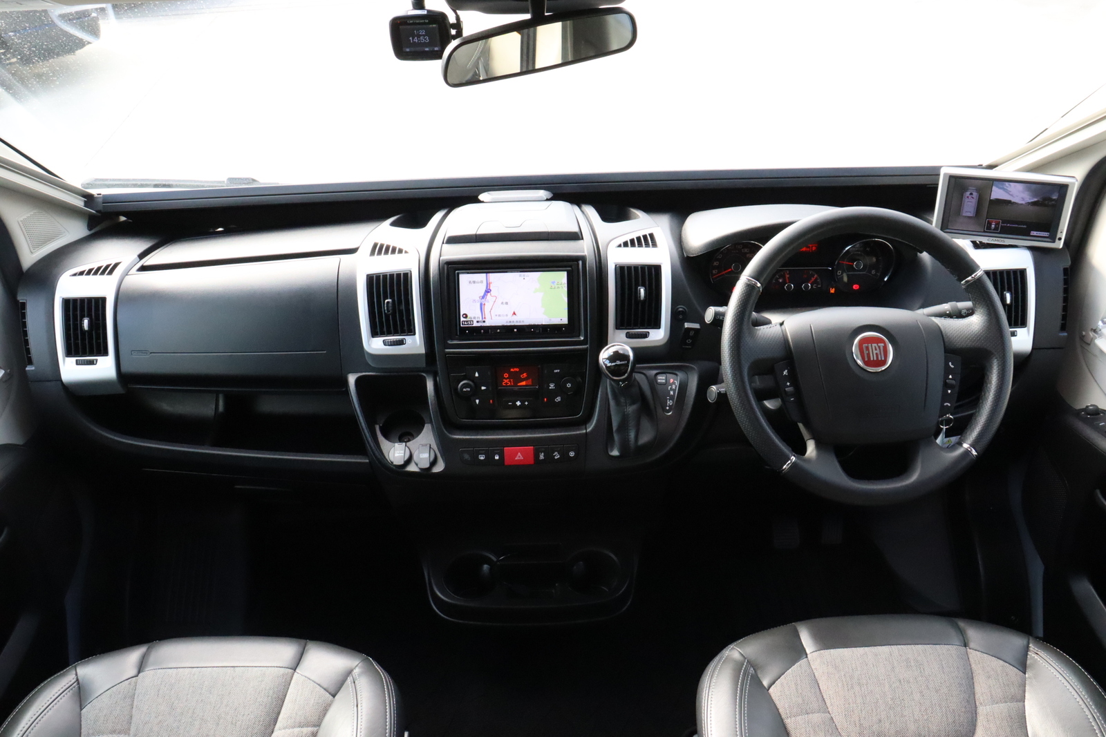 キャンピングカーバンコン