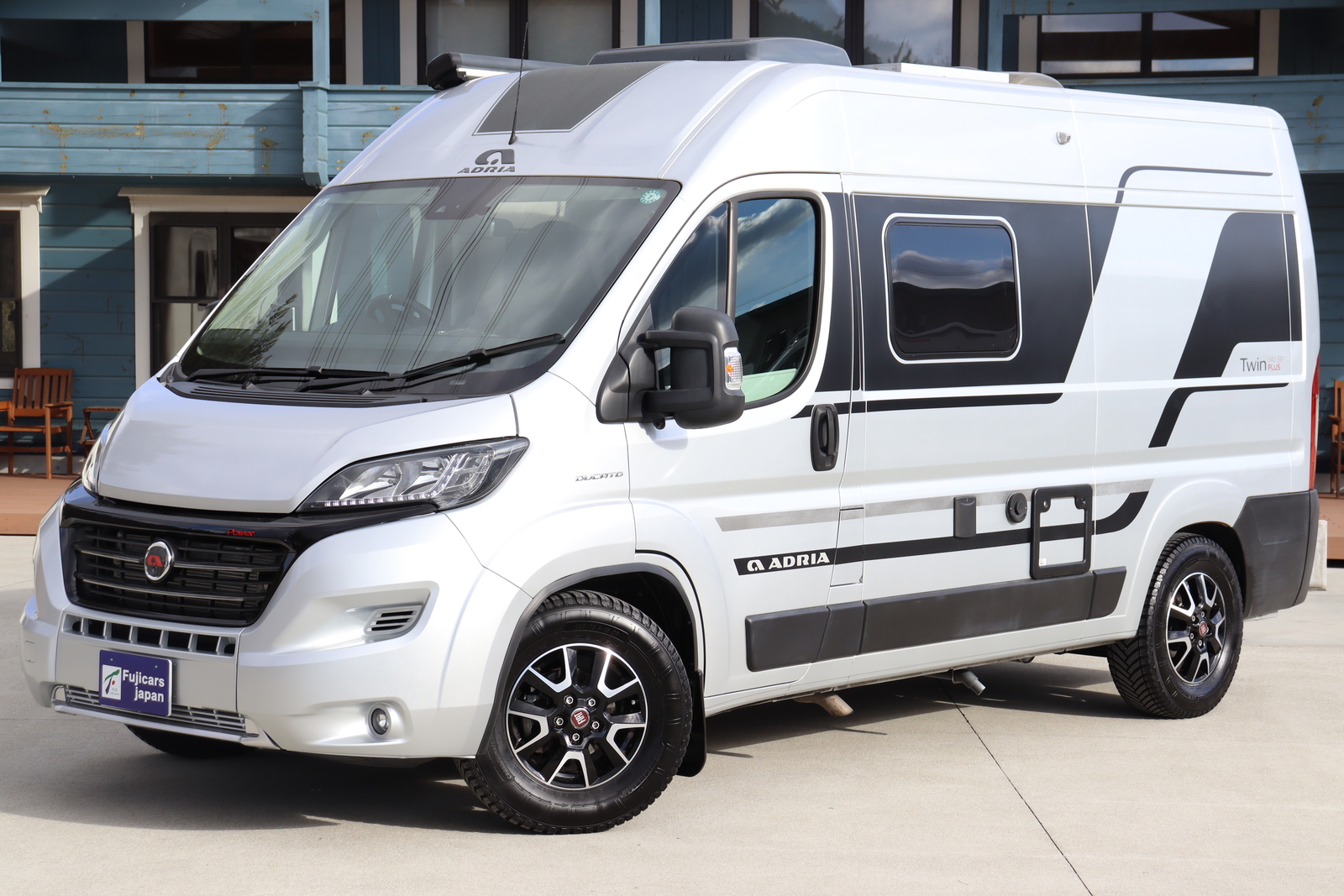 キャンピングカーバンコン