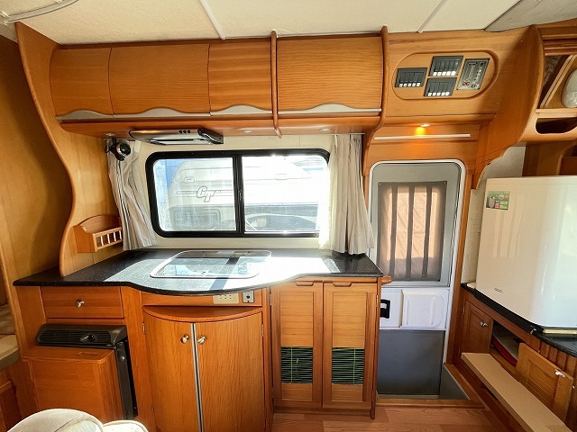 キャンピングカーキャブコン