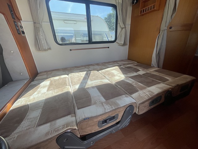 キャンピングカーキャブコン