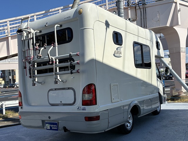 キャンピングカーキャブコン