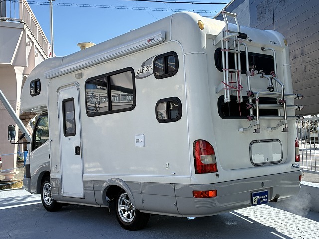 キャンピングカーキャブコン