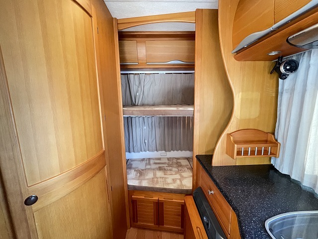 キャンピングカーキャブコン