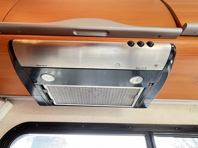 キャンピングカーキャブコン