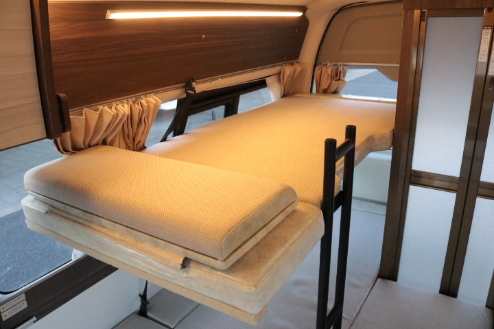 キャンピングカーバンコン