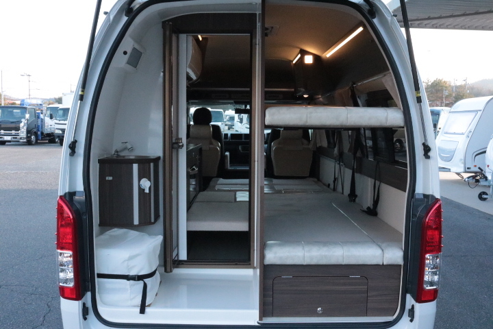 キャンピングカーバンコン