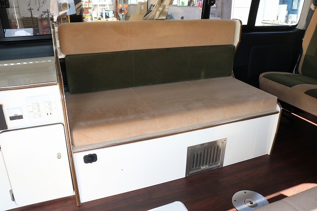 キャンピングカーバンコン