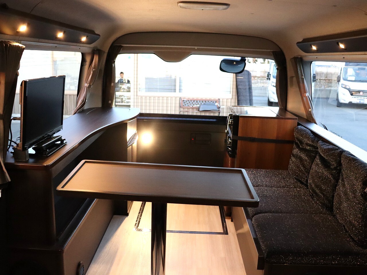 キャンピングカーバンコン