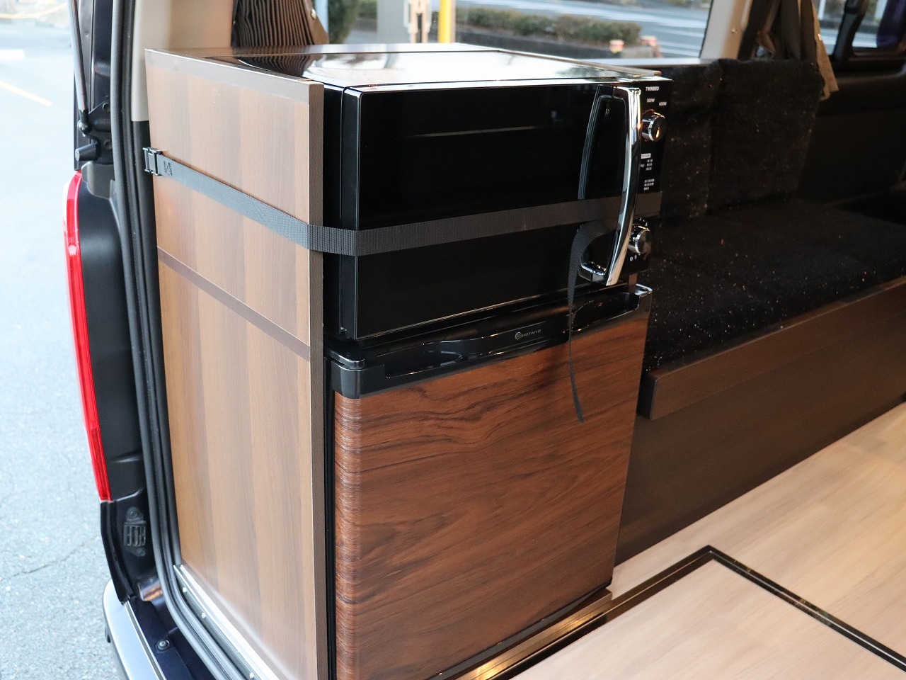 キャンピングカーバンコン