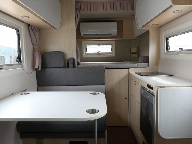 キャンピングカーキャブコン