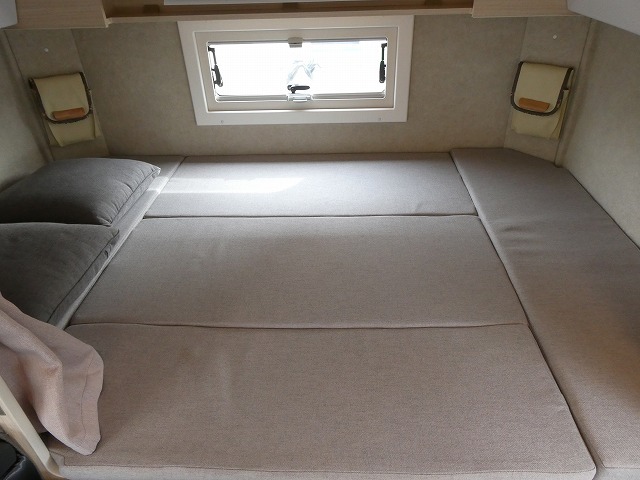 キャンピングカーキャブコン