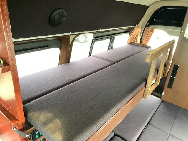 キャンピングカーバンコン