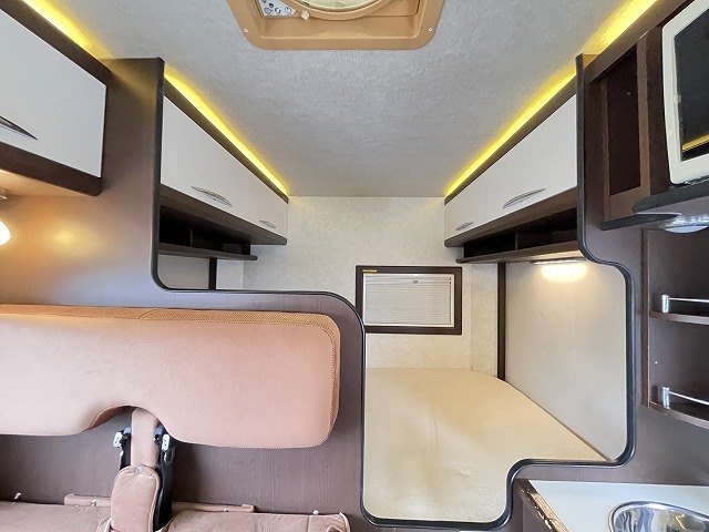 キャンピングカーキャブコン 