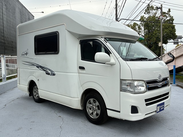 キャンピングカーキャブコン 