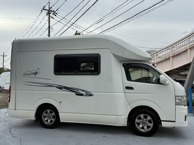 キャンピングカーキャブコン 