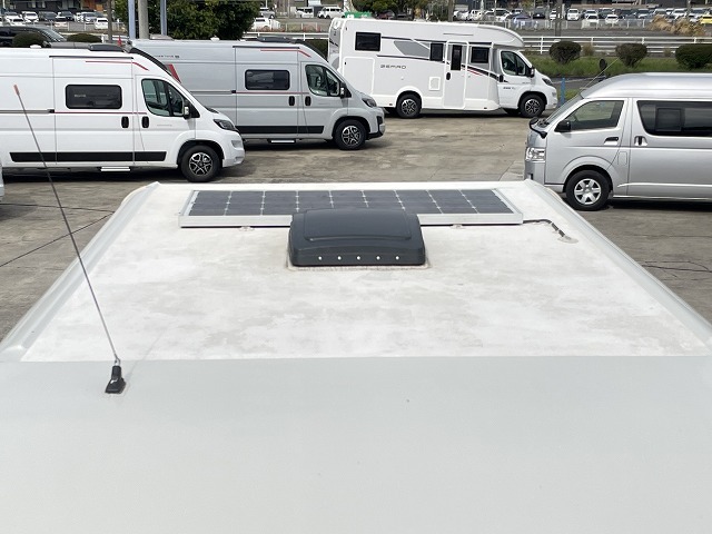 キャンピングカーキャブコン 