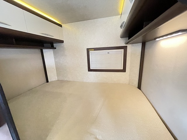 キャンピングカーキャブコン 