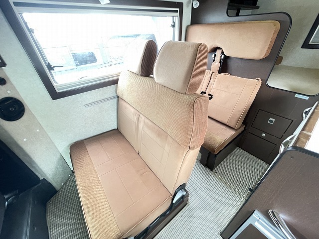 キャンピングカーキャブコン 