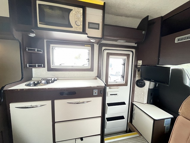 キャンピングカーキャブコン 