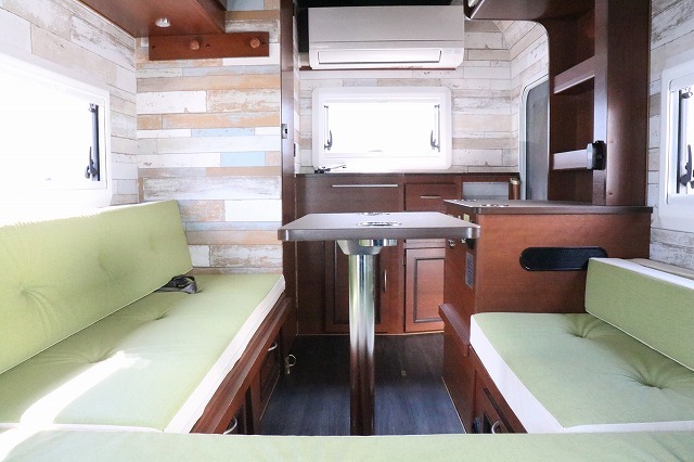 キャンピングカーキャブコン