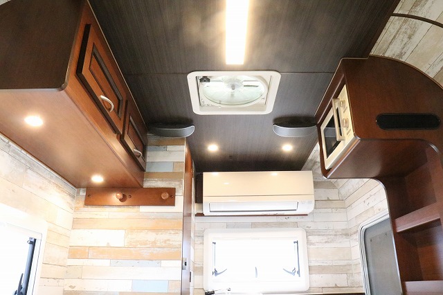 キャンピングカーキャブコン