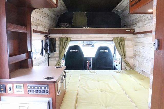 キャンピングカーキャブコン