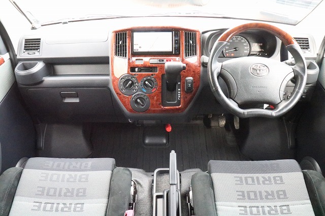 キャンピングカーキャブコン