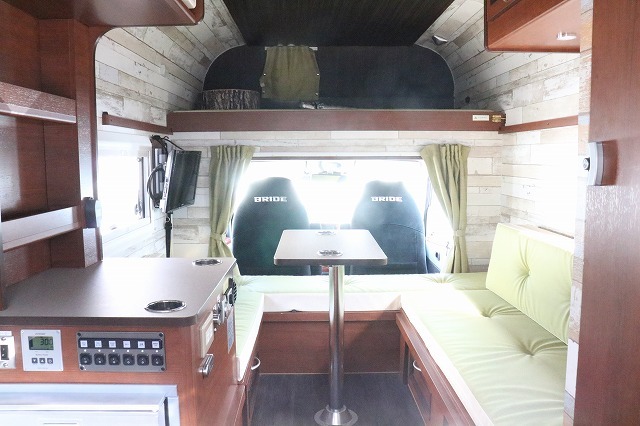 キャンピングカーキャブコン