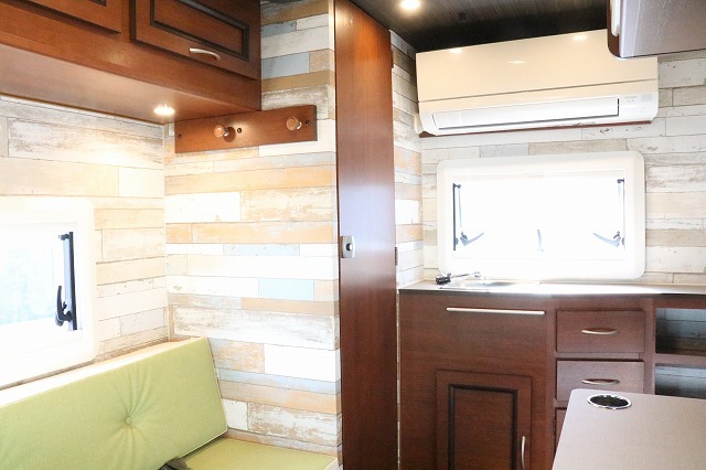 キャンピングカーキャブコン