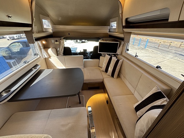 キャンピングカーキャブコン