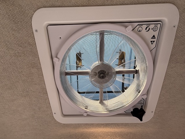 キャンピングカーキャブコン