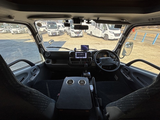 キャンピングカーキャブコン