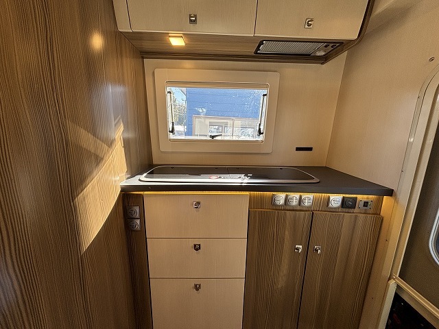 キャンピングカーキャブコン