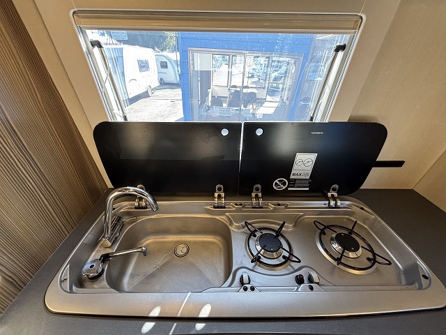 キャンピングカーキャブコン