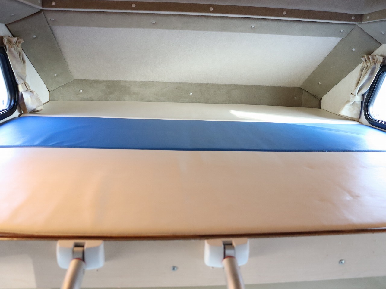 キャンピングカーキャブコン