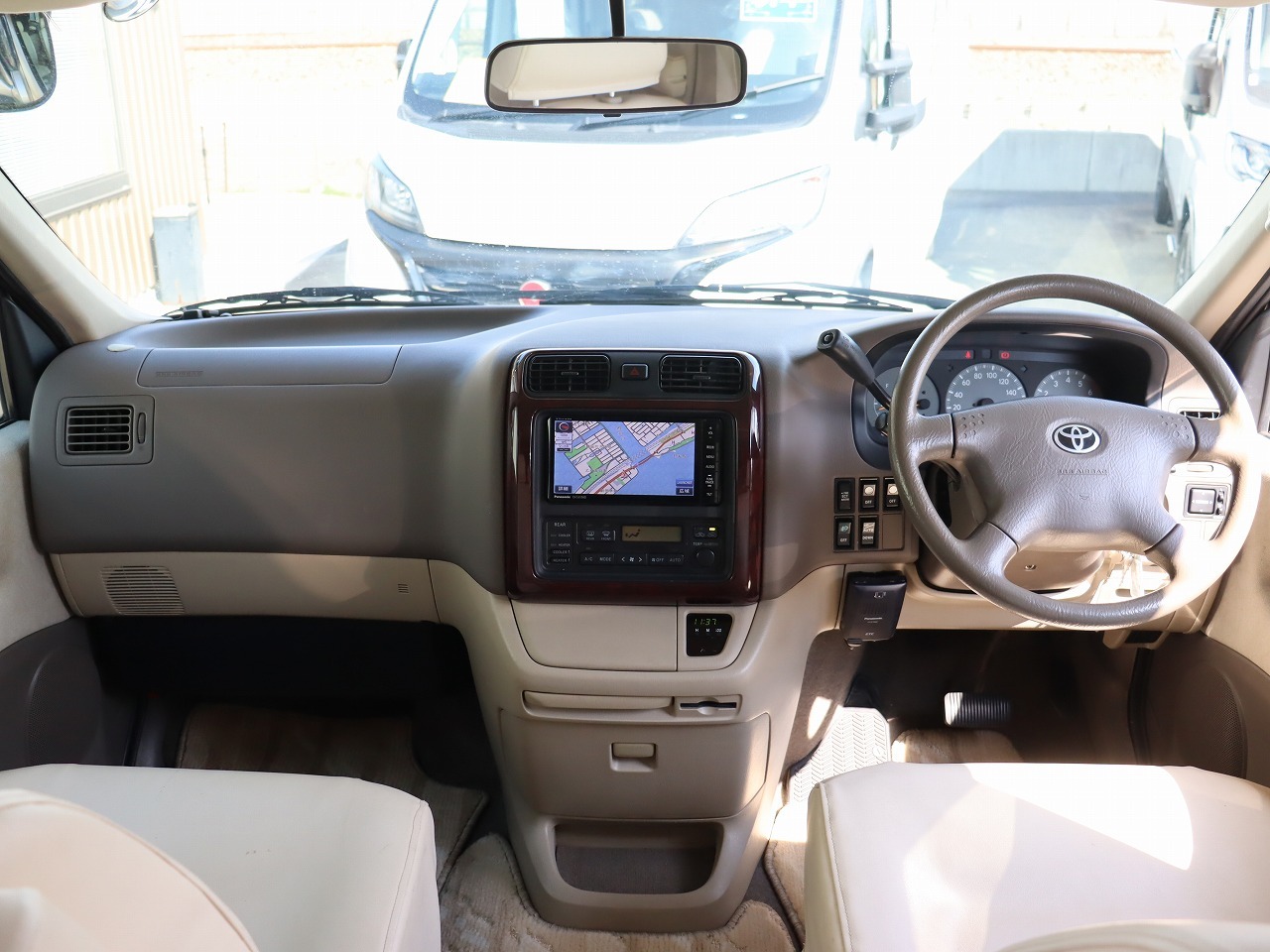 キャンピングカーキャブコン