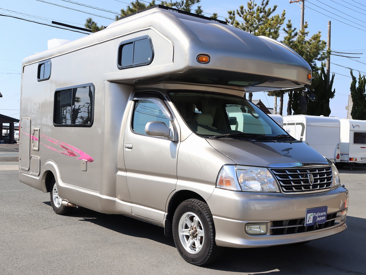 キャンピングカーキャブコン