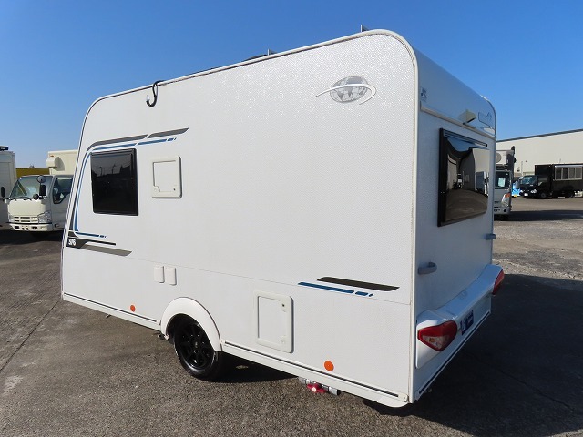 キャンピングカートレーラー