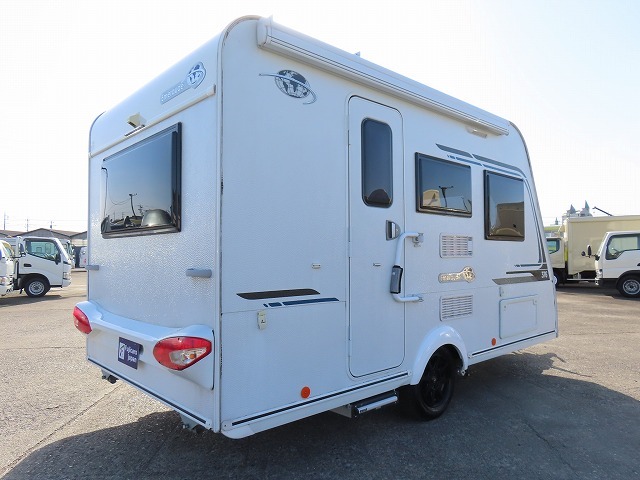 キャンピングカートレーラー