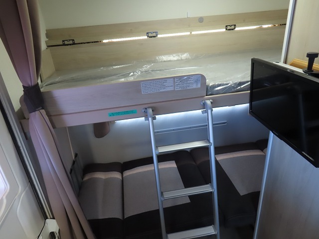 キャンピングカートレーラー