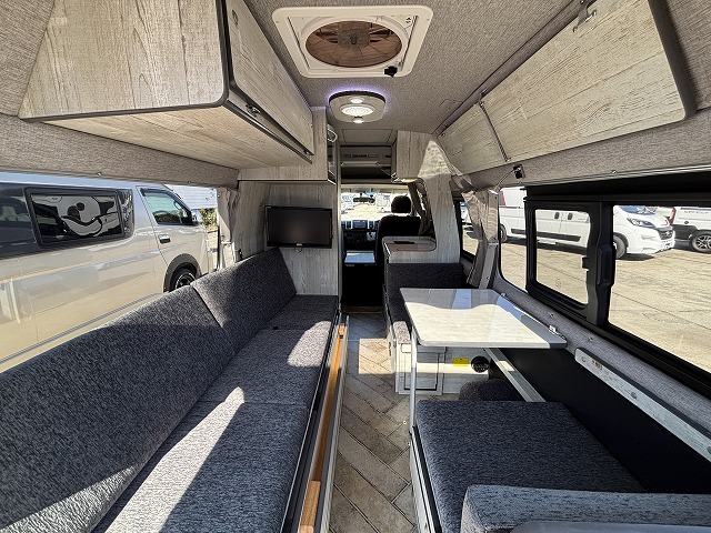 キャンピングカーバンコン