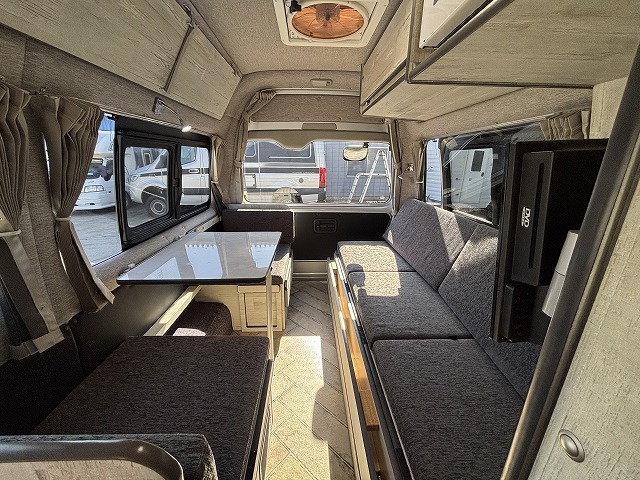 キャンピングカーバンコン