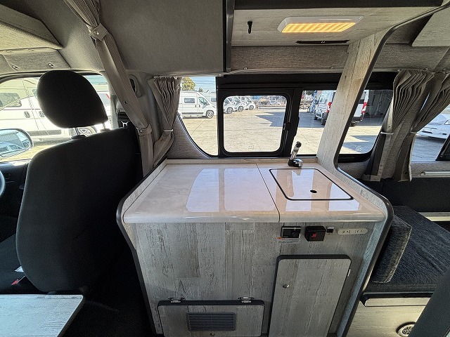 キャンピングカーバンコン