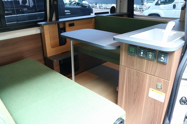 キャンピングカーバンコン