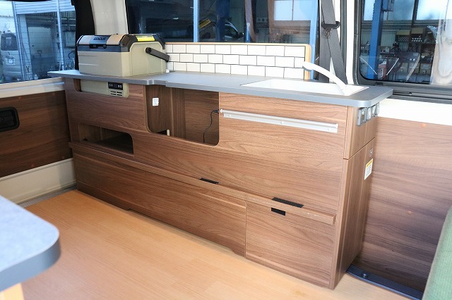 キャンピングカーバンコン