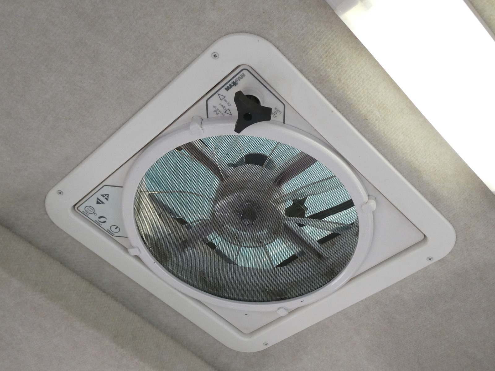 キャンピングカーキャブコン