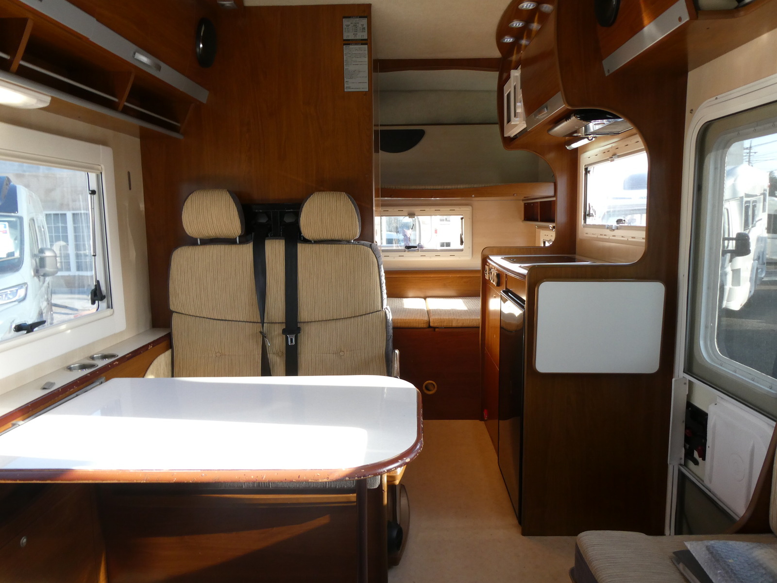 キャンピングカーキャブコン