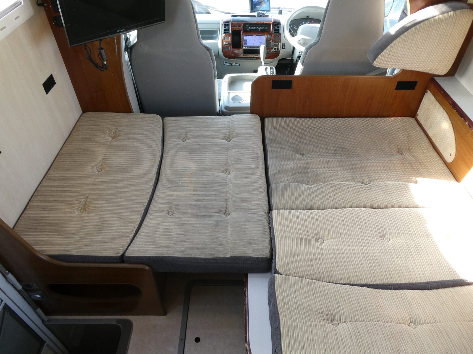 キャンピングカーキャブコン