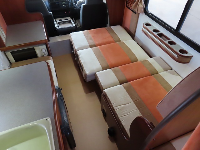 キャンピングカーキャブコン